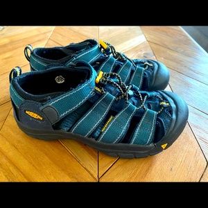 Keen Newport H2 Water Sandals Kids Size 4